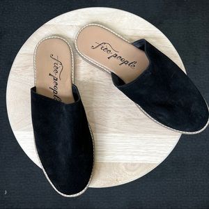 Free People Black suede coronada mule slide